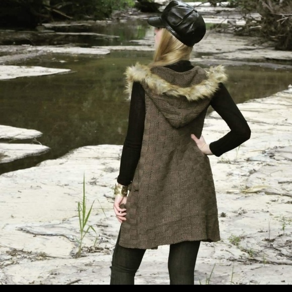 Last One! NWT Fur Trim Hooded Sweater Vest - Picture 2 of 4